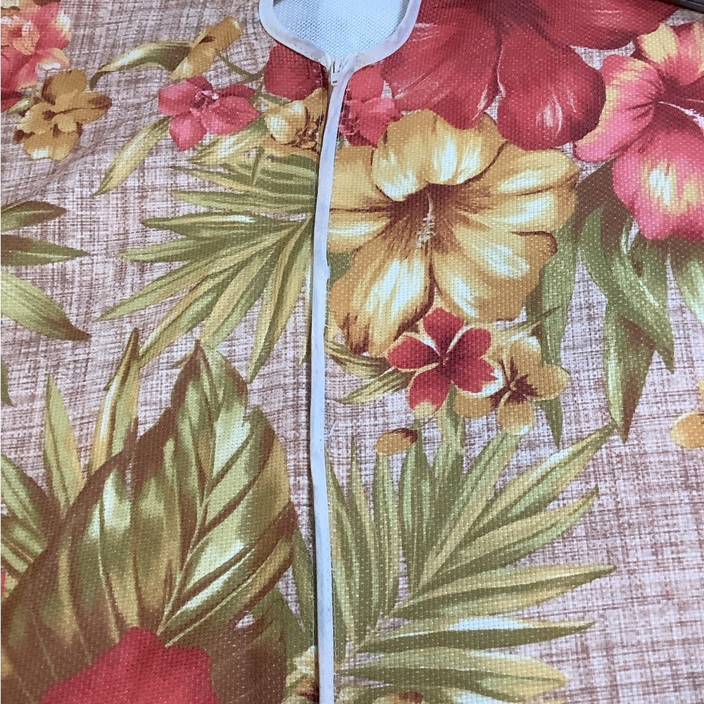 OUTSIDE ZIPPER ROUND FLORAL TABLECLOTH - Picture 4 of 5